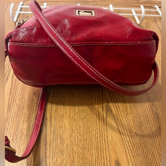 Dooney & Bourke Dillen Satchel Limited Edition Red Holiday Bag - Picture 4 of 14